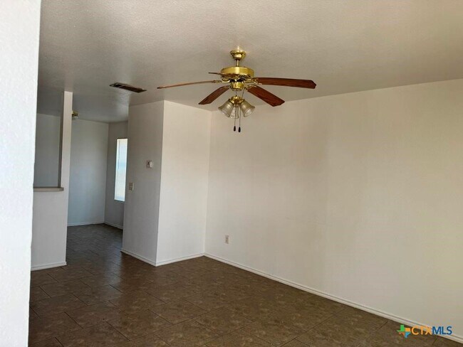 Building Photo - 2807 Vernice Loop