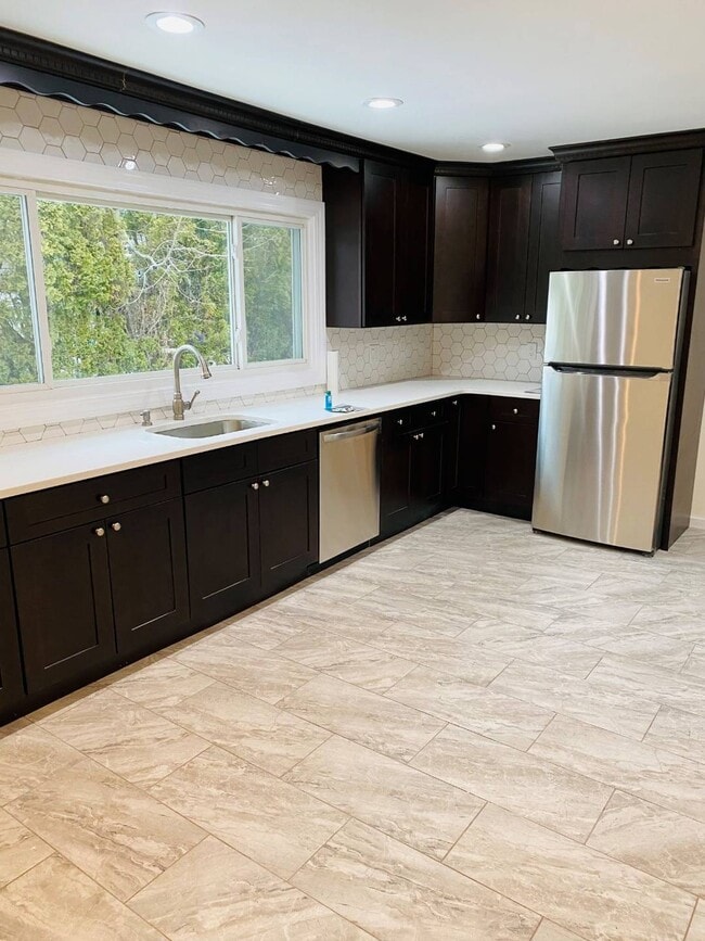 Foto del edificio - 75 Elm Ave