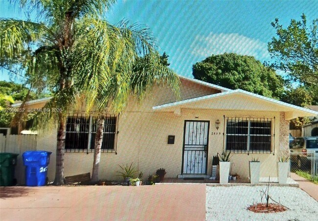 Foto del edificio - 2829 SW 38th Ct