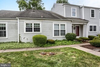 Building Photo - 730 Cambridge Ct
