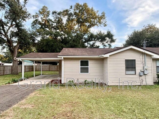Building Photo - 5387 E Avenida De Golf