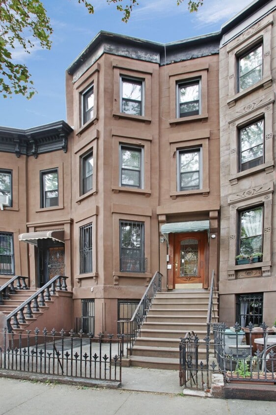 Foto del edificio - 653 Degraw St
