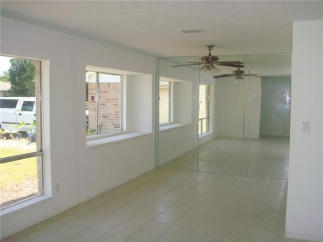 Foto del edificio - 13307 Oak Ledge Dr