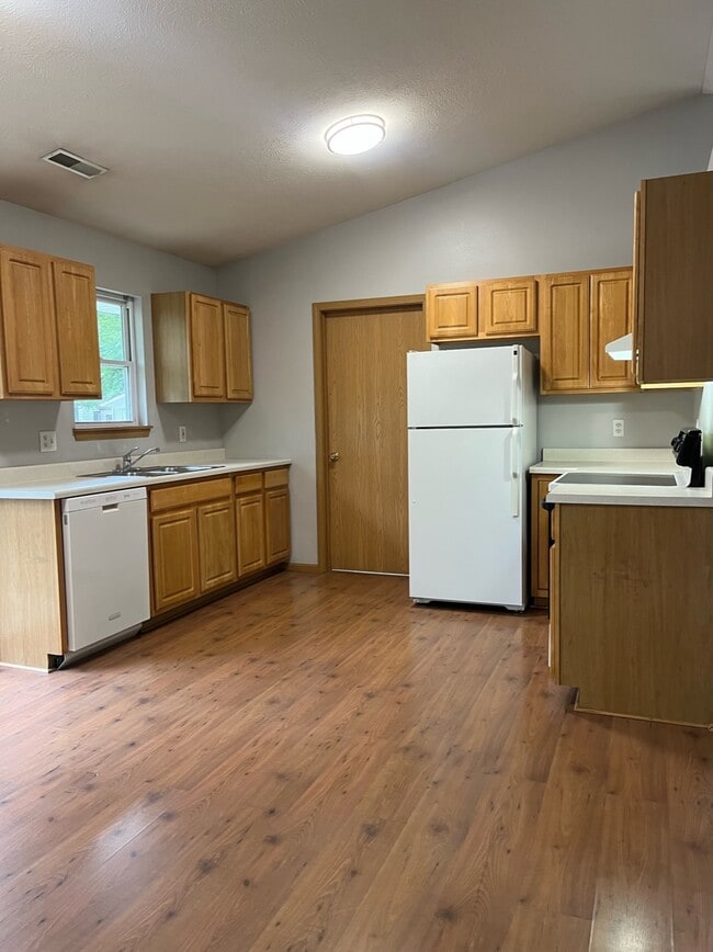 Building Photo - 5315 Garden Plain Ave