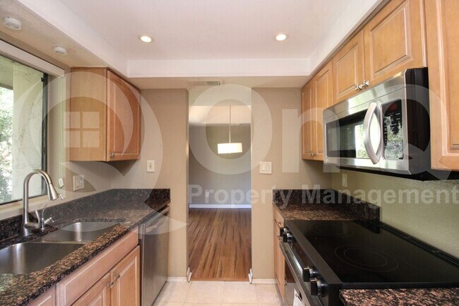 Building Photo - 9460 N 92nd St