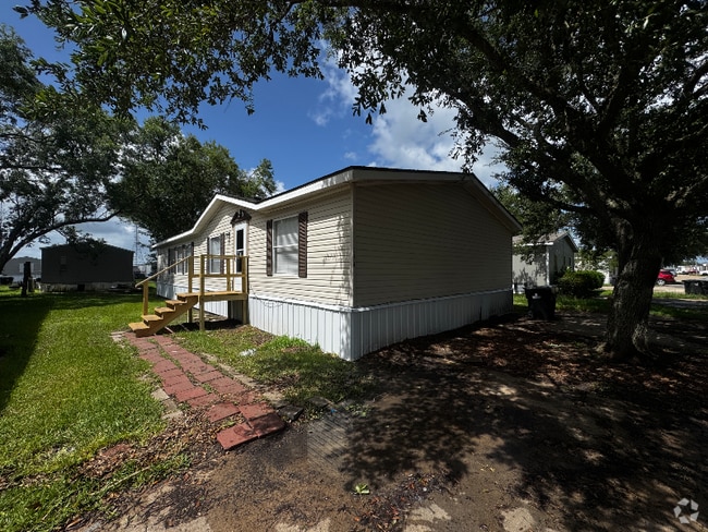 Building Photo - 144 Fox Meadow Dr