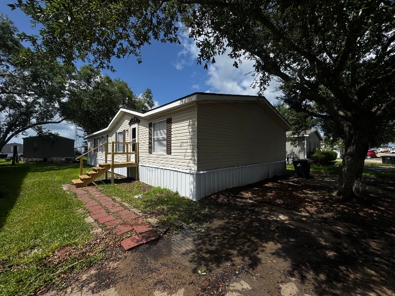 Foto principal - 144 Fox Meadow Dr