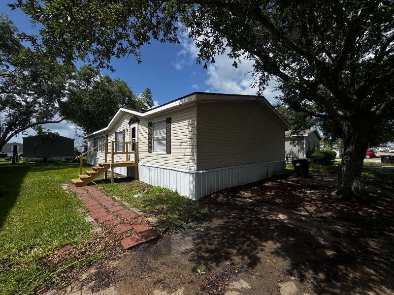 Primary Photo - 144 Fox Meadow Dr