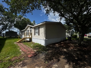 Building Photo - 144 Fox Meadow Dr
