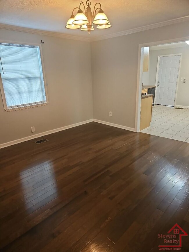 Building Photo - 2412 Chapel Ave