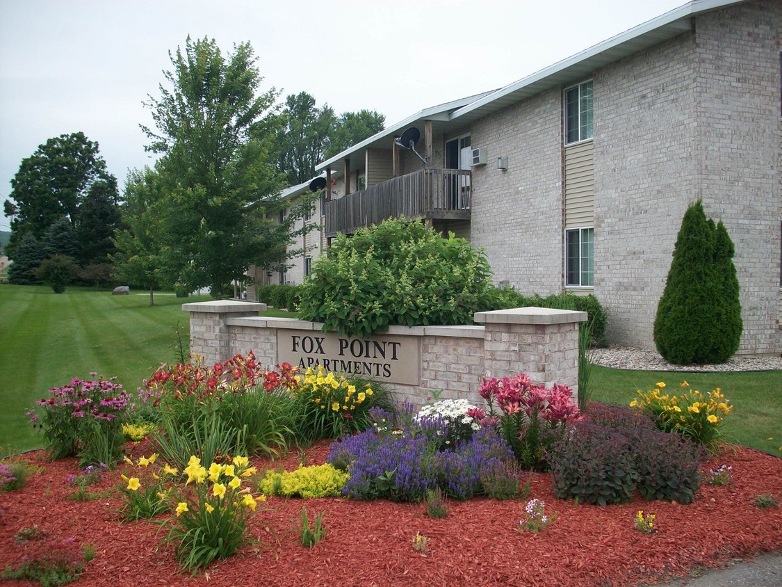 Primary Photo - Fox Point Apartments