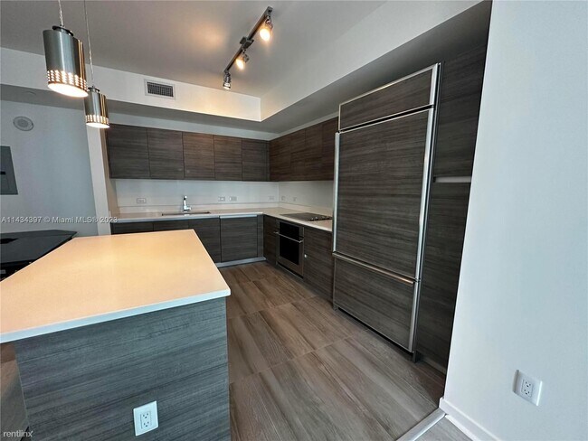 Building Photo - 2 br, 2 bath Condo - 1100 S Miami Ave Apt ...