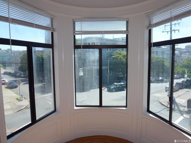 Foto del edificio - 2102 Larkin St