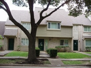 Building Photo - 2107 Shiveley Cir