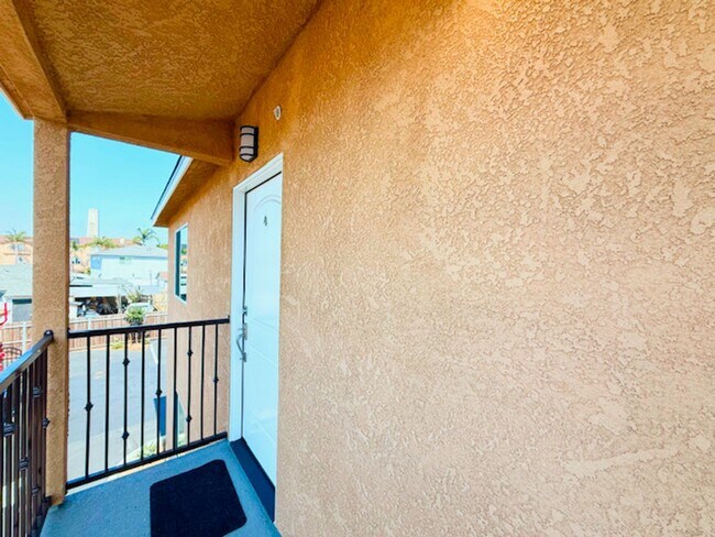 Foto del edificio - Welcome to Your Cozy and Modern Upstairs A...