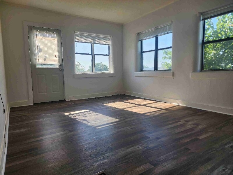 Foto principal - 1102 7th St