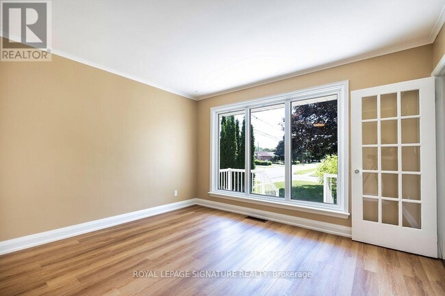 Building Photo - 812 Schneider Pl