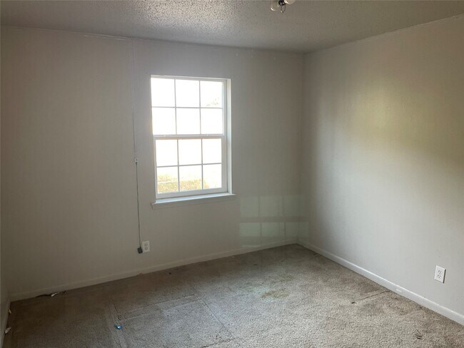 Foto del edificio - 340 Pan American Dr