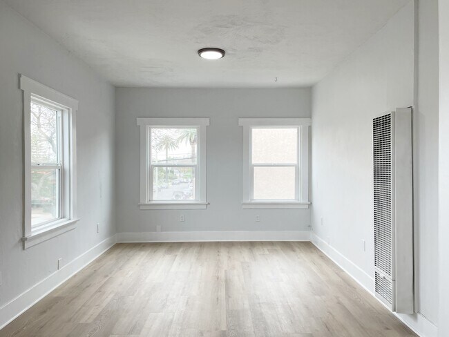 Foto del edificio - 2303 E 7th St