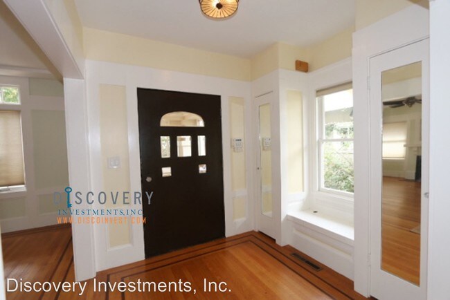 Building Photo - 5231 Coronado Ave