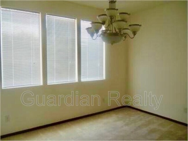 Building Photo - 6693 W Tropicana Ave