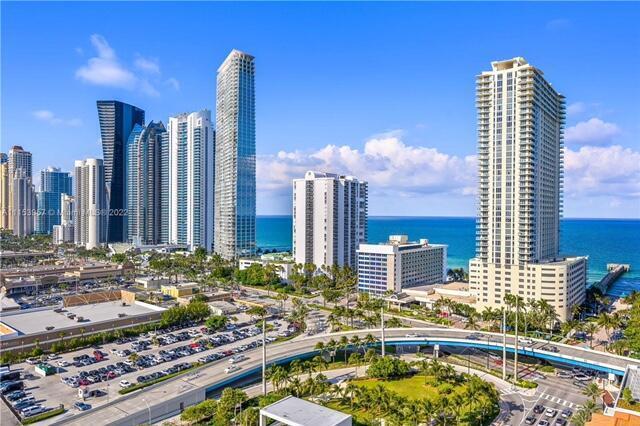 Foto principal - 250 Sunny Isles Blvd