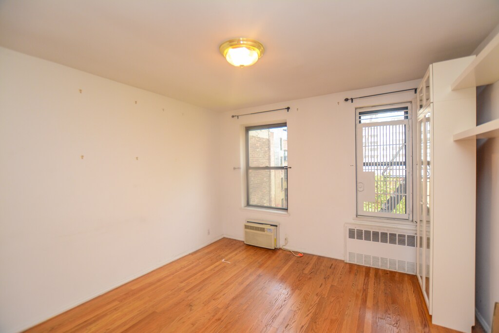 Building Photo - 311 E 85th St