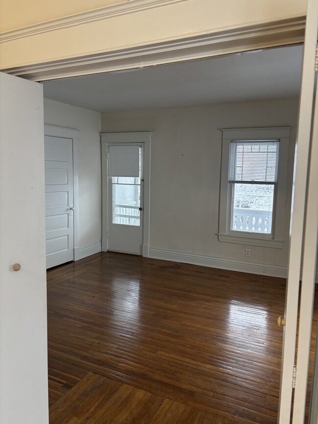 Building Photo - 163 N Keats Ave