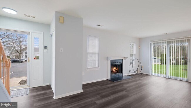 Foto del edificio - 211 Mews Dr