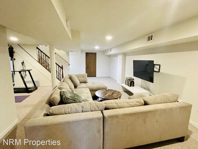 Building Photo - 4 br, 2 bath House - 7048 Meade Place