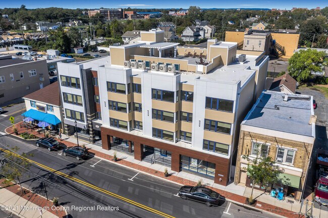 Building Photo - 131 Brighton Ave