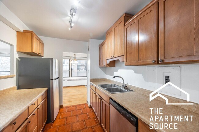 Foto del edificio - 4180 N Marine Dr