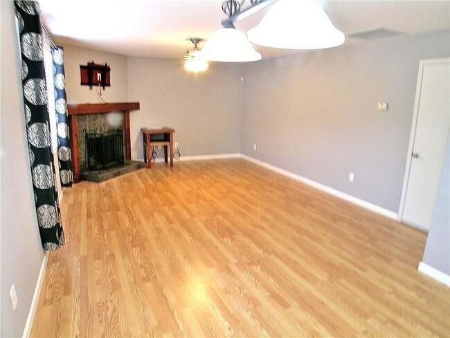 Building Photo - 3512 Clydesdale Dr