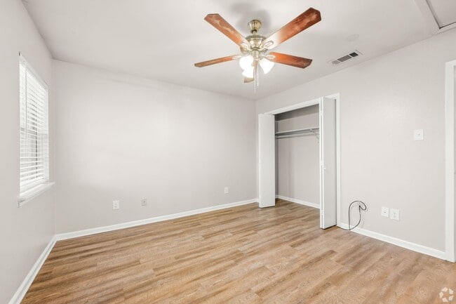 Interior Photo - Seasons Apartments