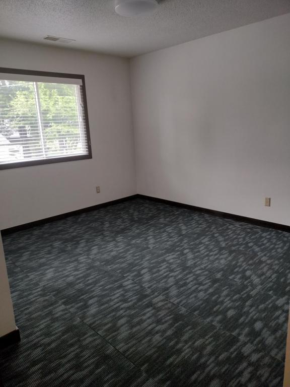 Building Photo - 825 Grove Ave, #2