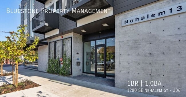 Building Photo - 1280 SE Nehalem St