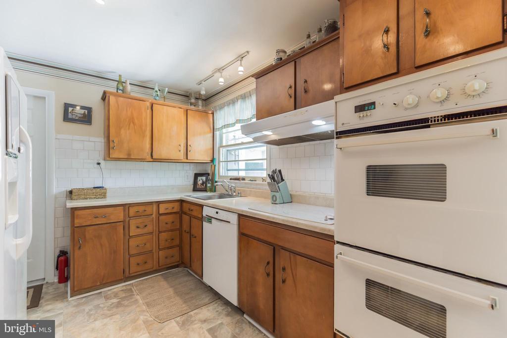 7020 Hadlow Dr, Springfield, VA 22152 House Rental in Springfield, VA