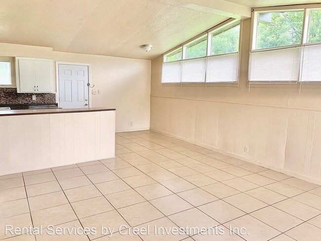 Building Photo - 3 br, 1 bath House - 7755 Helbig Rd