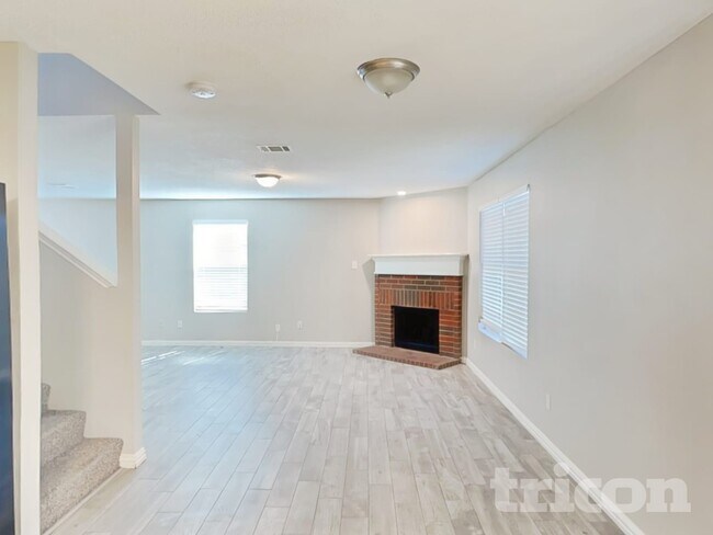 Foto del edificio - 210 Vivian Dr