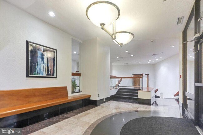 Foto del edificio - 203 Yoakum Pkwy