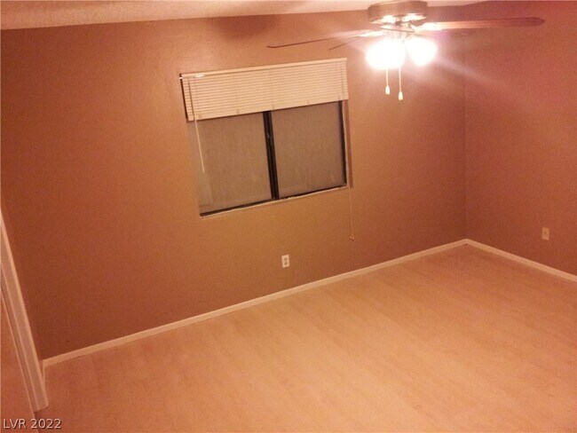 Foto del edificio - 504 Grimsby Ave