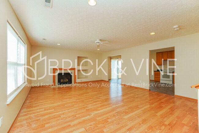 Building Photo - 3691 Parker Knoll Lane - - Move In Special...