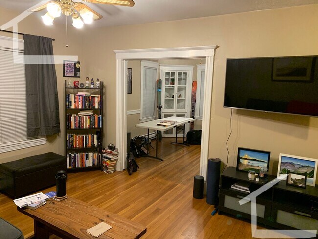 Foto del edificio - 3/1 Renovated 1.5BR near Watertown Sq, Mass Pike