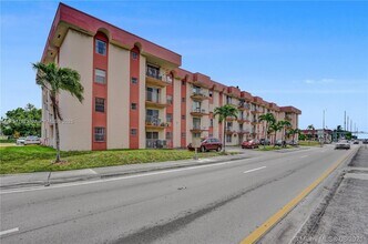 Building Photo - 6820 W Flagler St