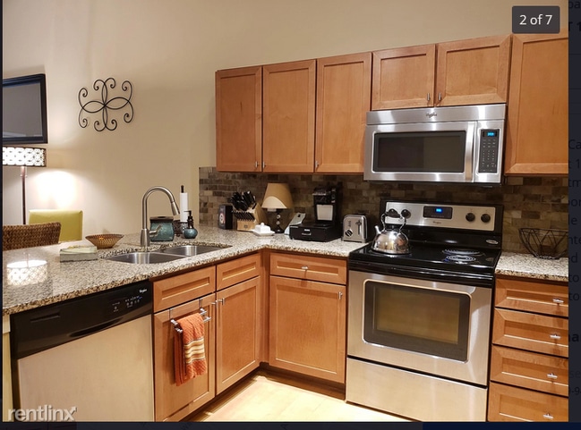 Building Photo - 2 br, 1 bath  - 1517 Kenilworth Ave Unit 108