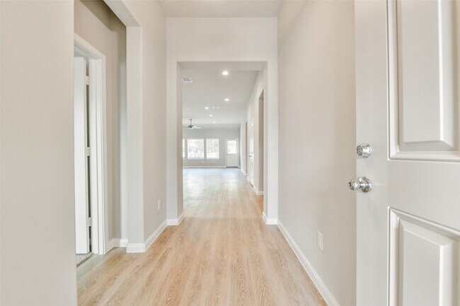 Foto del edificio - 3911 Sugardale St