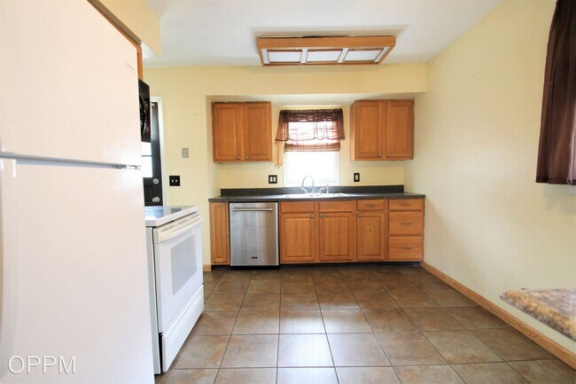 Foto del edificio - 3 br, 2 bath House - 9229 Tomahawk Blvd