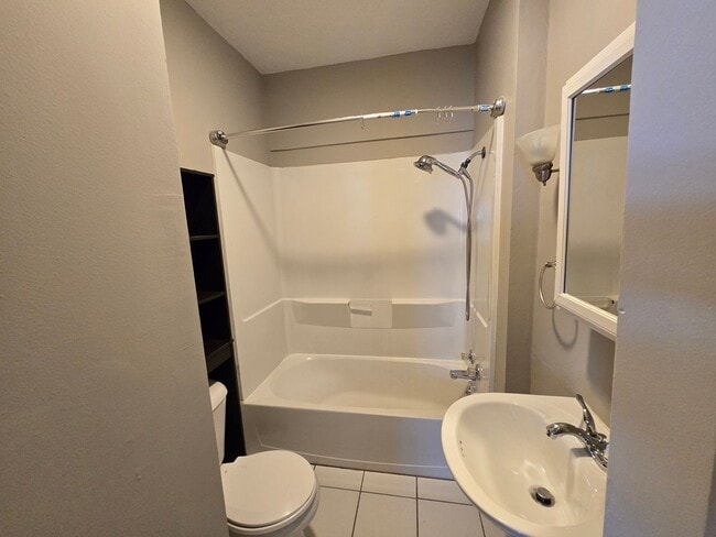 Building Photo - YOU1136