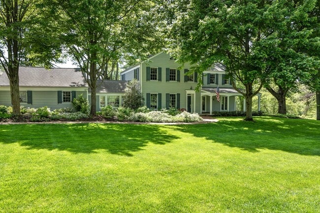 Building Photo - 11 Sunset Ln