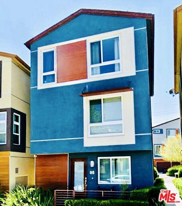Primary Photo - 2581 Arvia St